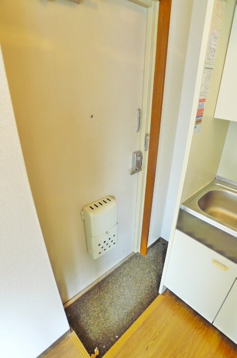 物件内観写真12　(玄関)