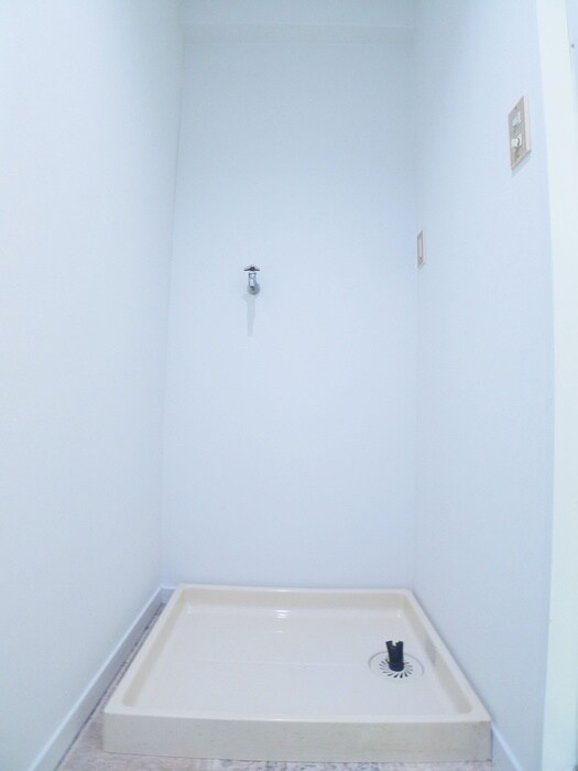 物件内観写真14　(洗濯機置場)