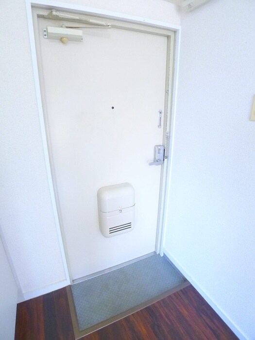 物件内観写真17　(玄関)