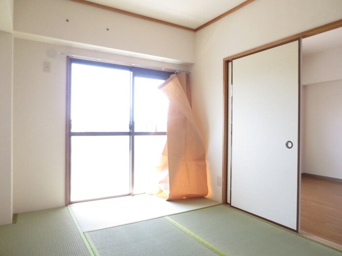 物件内観写真10　(居室)