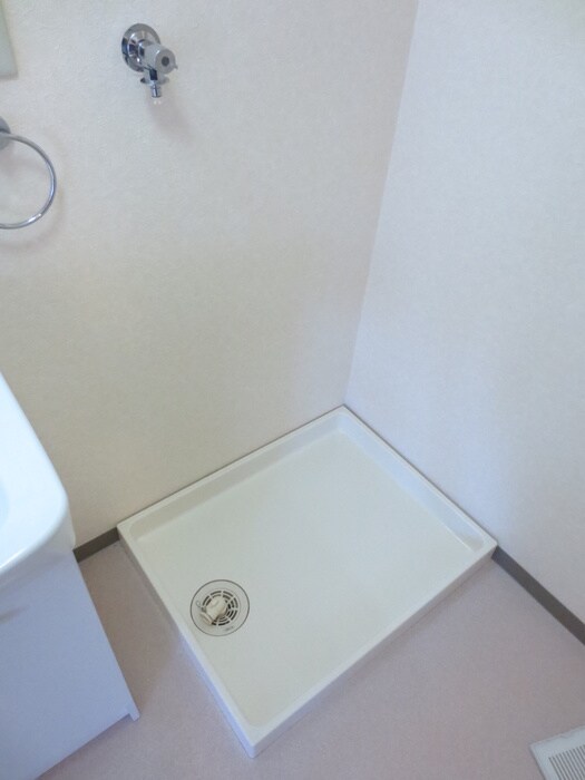 物件内観写真14　(洗濯機置場)