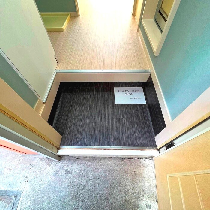 物件内観写真14　(玄関)