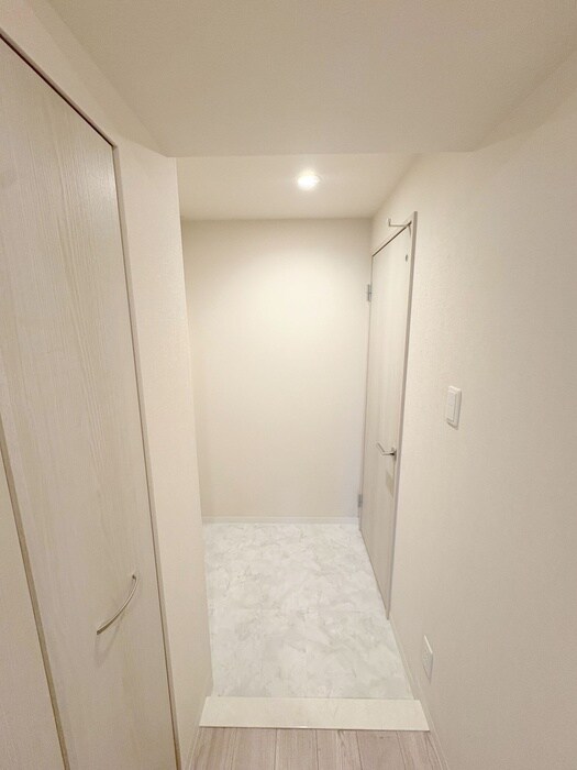 物件内観写真10　(玄関)