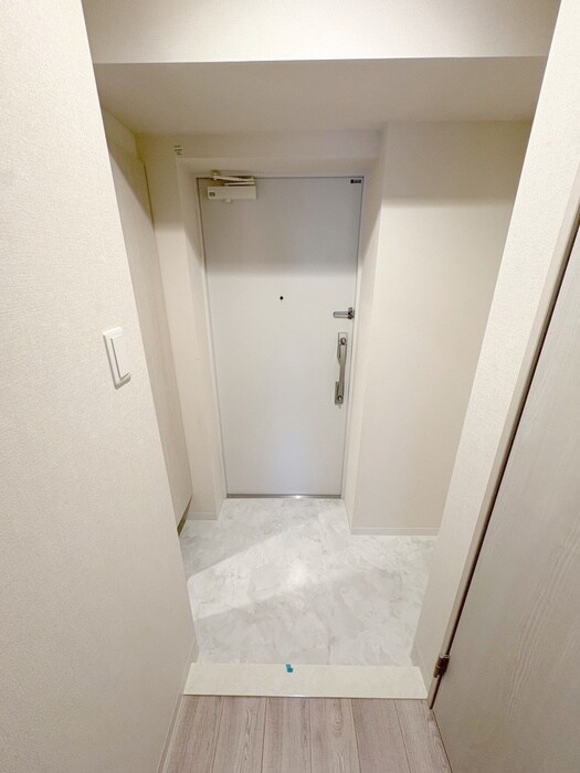 物件内観写真10　(玄関)