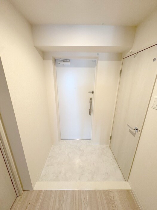 物件内観写真10　(玄関)