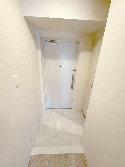 物件内観写真10　(玄関)