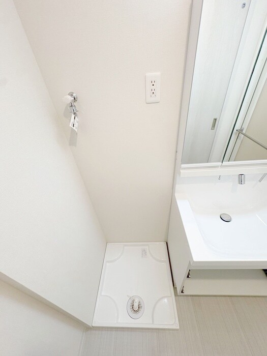 物件内観写真16　(洗濯機置場)