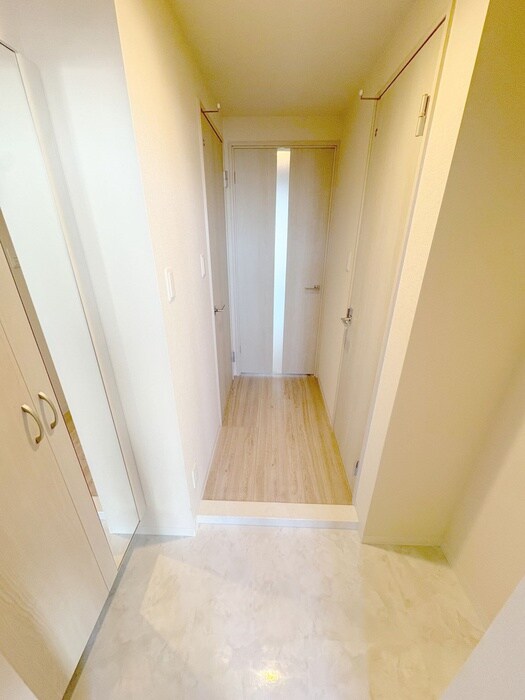 物件内観写真17　(廊下)