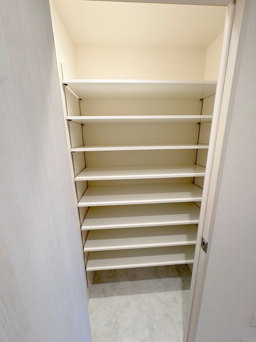 物件内観写真18　(靴箱)