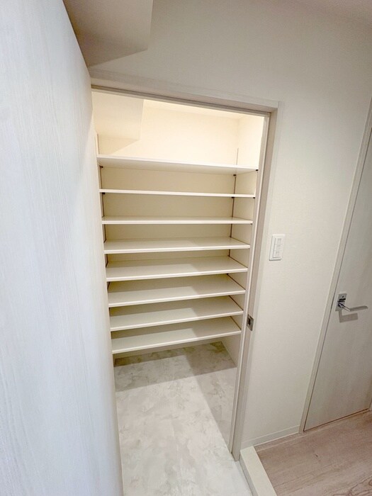 物件内観写真18　(靴箱)