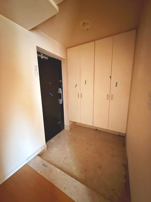 物件内観写真14　(玄関)