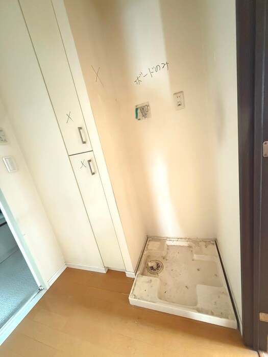 物件内観写真17　(洗濯機置場)