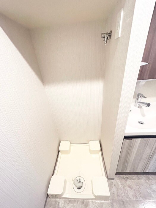 物件内観写真12　(洗濯機置場)