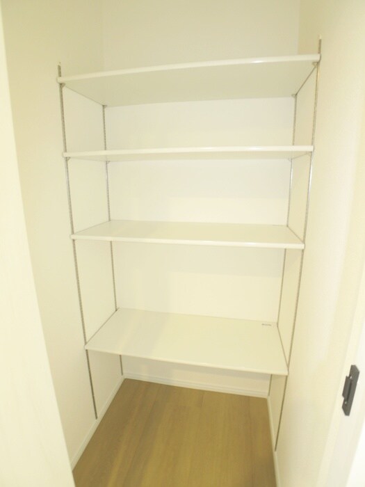 物件内観写真13　(収納)