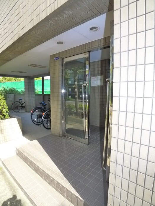 物件外観写真5　(エントランス部分)