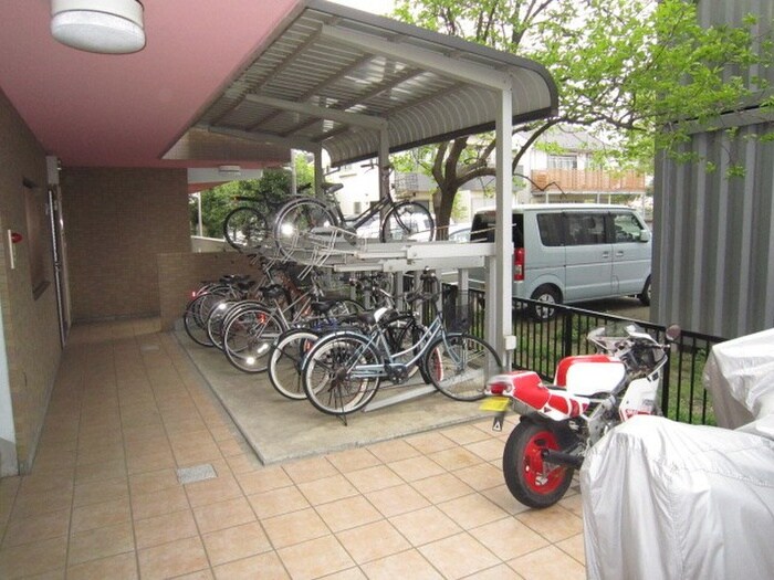 物件外観写真5　(駐輪場)