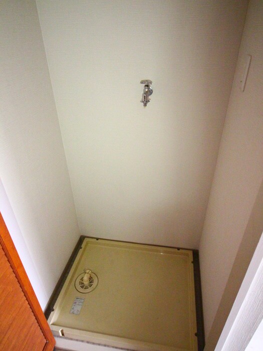 物件内観写真15　(洗濯機置場)