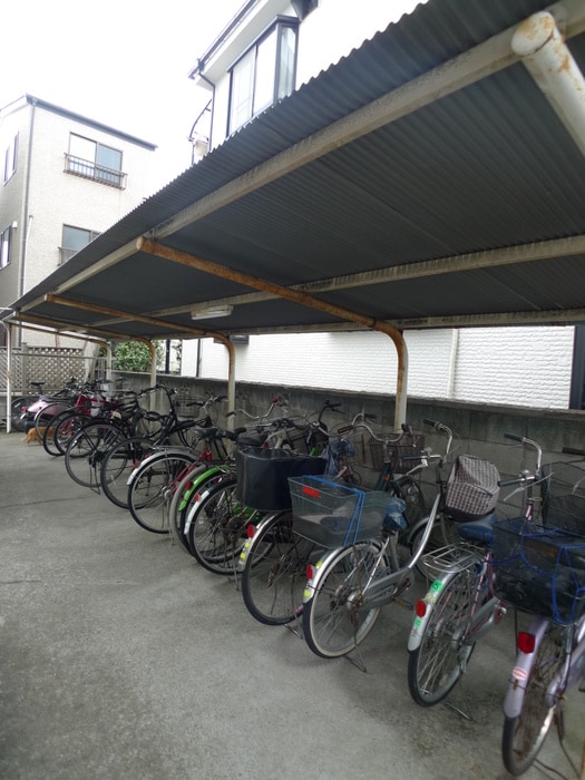 物件外観写真4　(駐輪場)