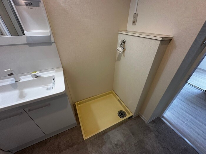 物件内観写真12　(洗濯機置場)