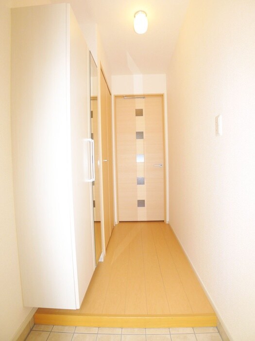 物件内観写真14　(玄関)