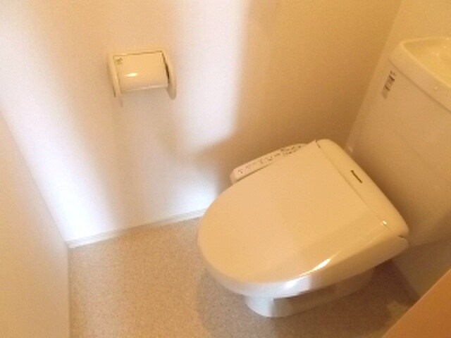 物件内観写真15　(トイレ)