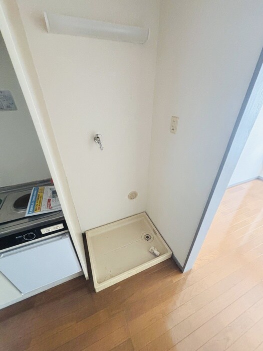 物件内観写真16　(洗濯機置場)