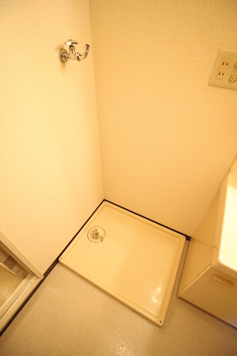 物件内観写真17　(洗濯機置場)