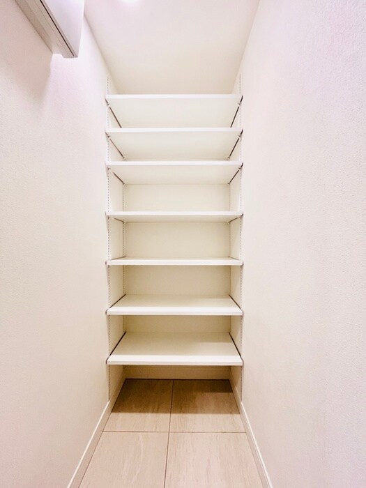 物件内観写真18　(靴箱)