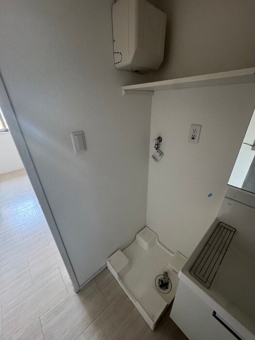 物件内観写真18　(洗濯機置場)