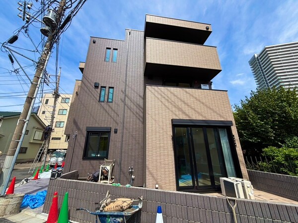 建築中