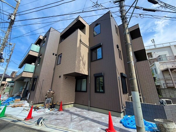 建築中