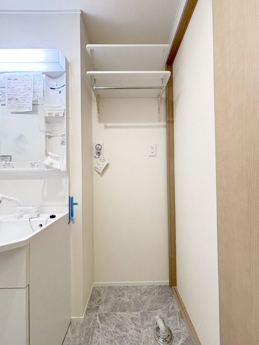 物件内観写真13　(洗濯機置場)