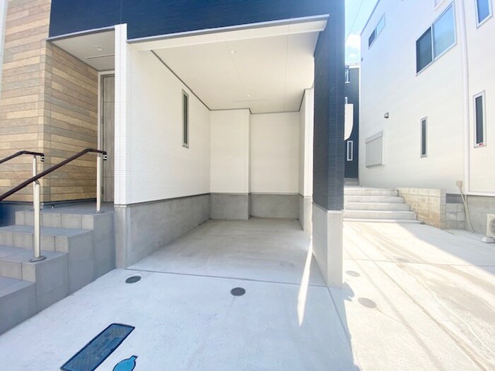 物件外観写真2　(駐車場)