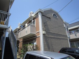 ロイヤルハイツＢ棟外観写真