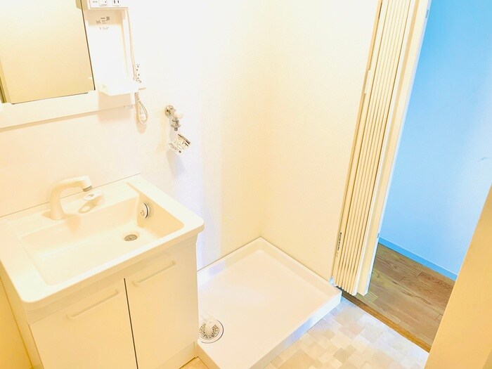 物件内観写真13　(洗濯機置場)