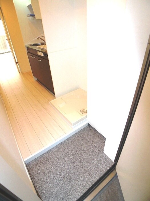 物件内観写真7　(玄関)