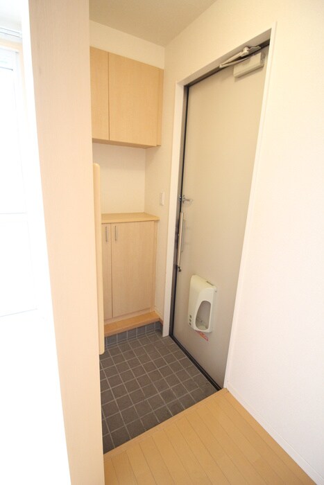 物件内観写真17　(玄関)
