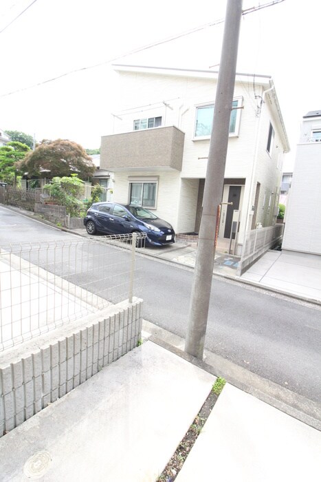 物件内観写真22　(室内からの展望)