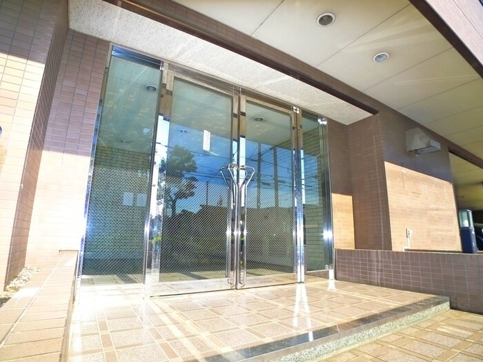 物件外観写真4　(エントランス部分)