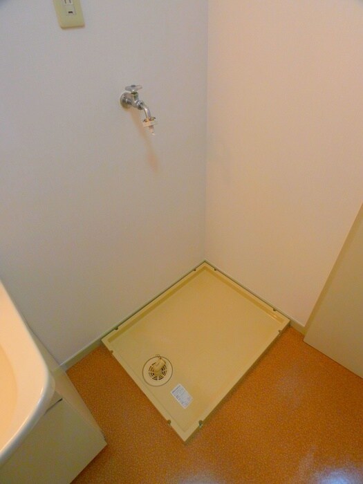 物件内観写真17　(洗濯機置場)