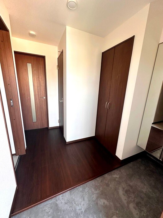 物件内観写真17　(玄関)