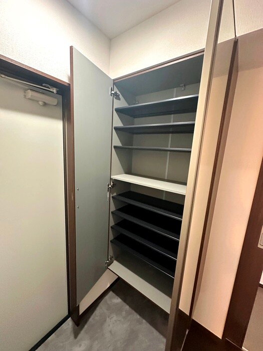 物件内観写真18　(靴箱)