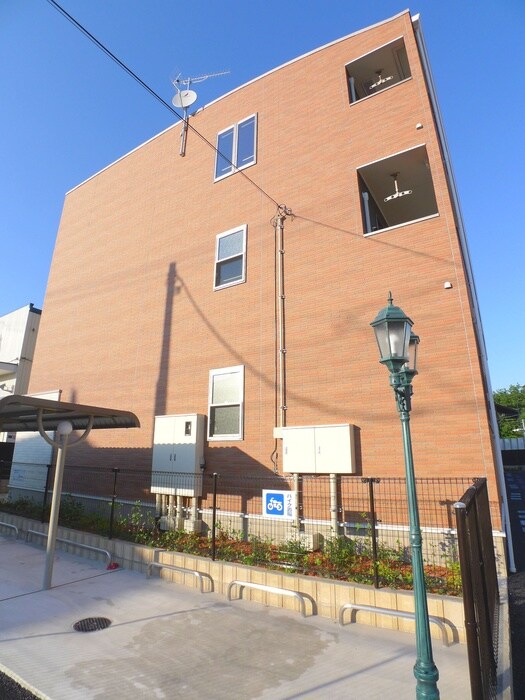 物件外観写真3　(駐車場)