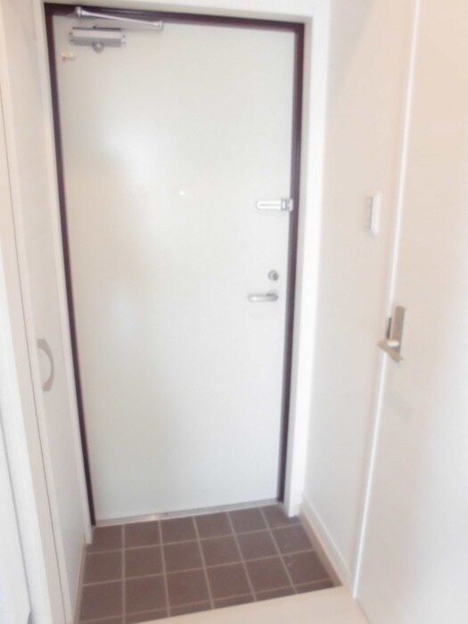 物件内観写真17　(玄関)