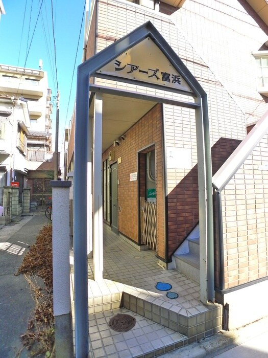 物件外観写真2　(エントランス部分)