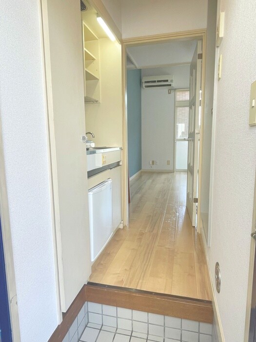 物件内観写真5　(玄関)