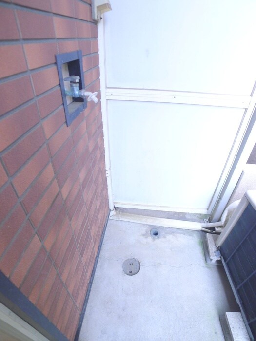 物件内観写真18　(洗濯機置場)