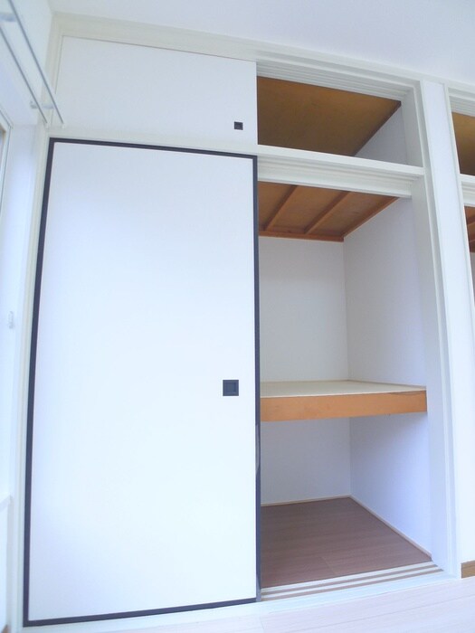 物件内観写真6　(収納)