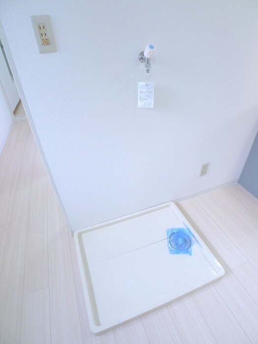 物件内観写真12　(洗濯機置場)