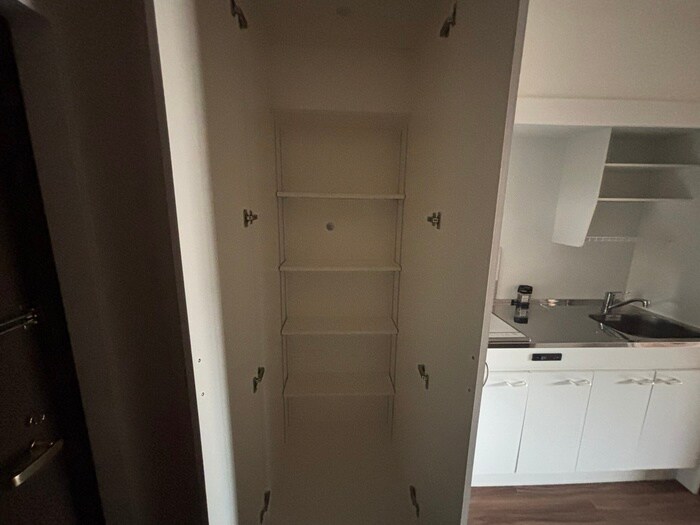 物件内観写真12　(洗濯機置場)